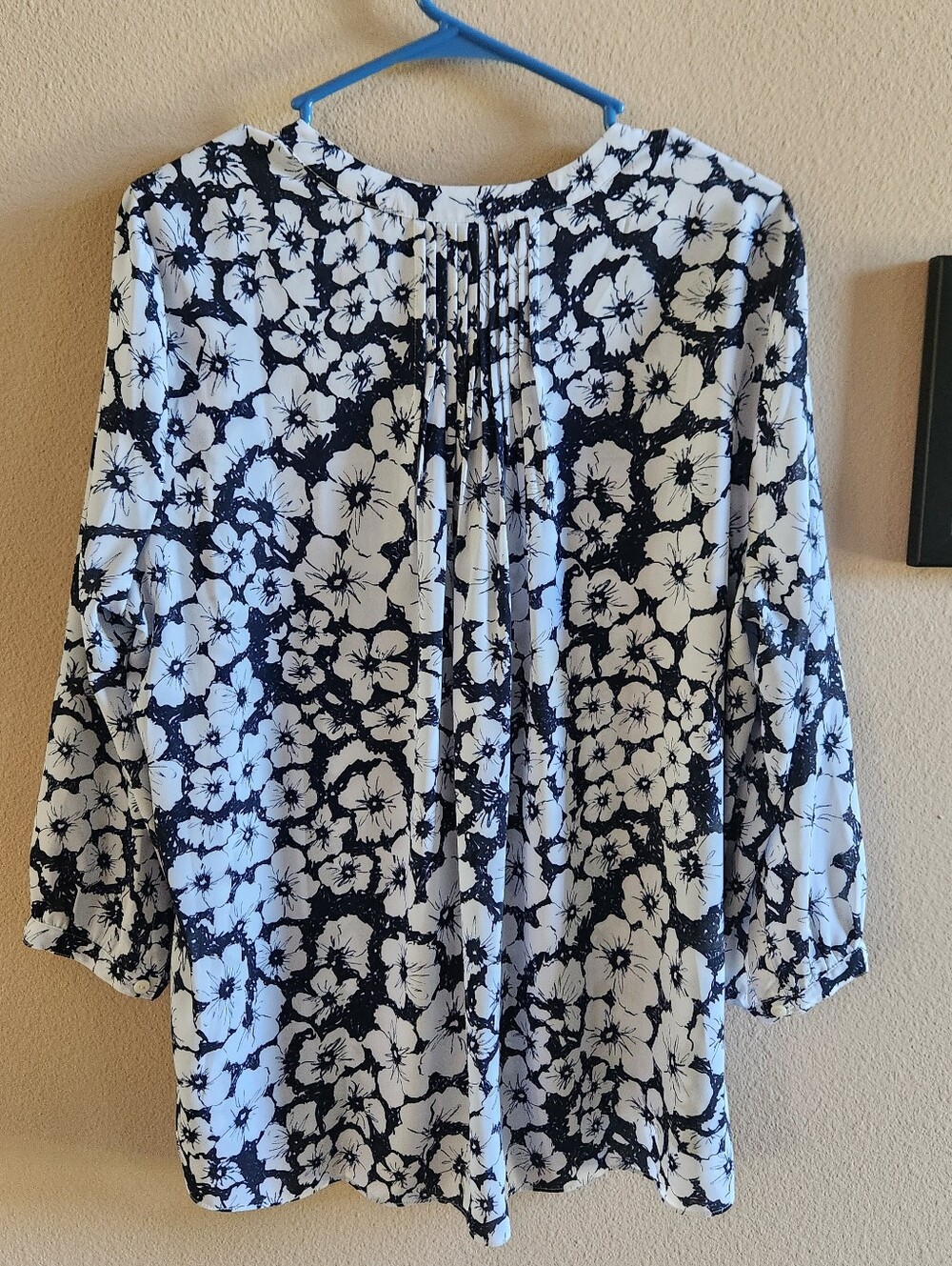NYDJ Floral Blouse L - Picture 2 of 4